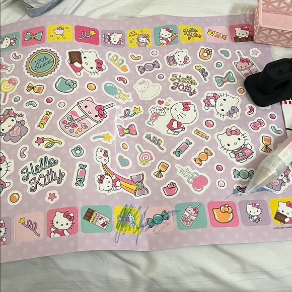 SALE! Hello Kitty Accessories bundle - Picture 11 of 16